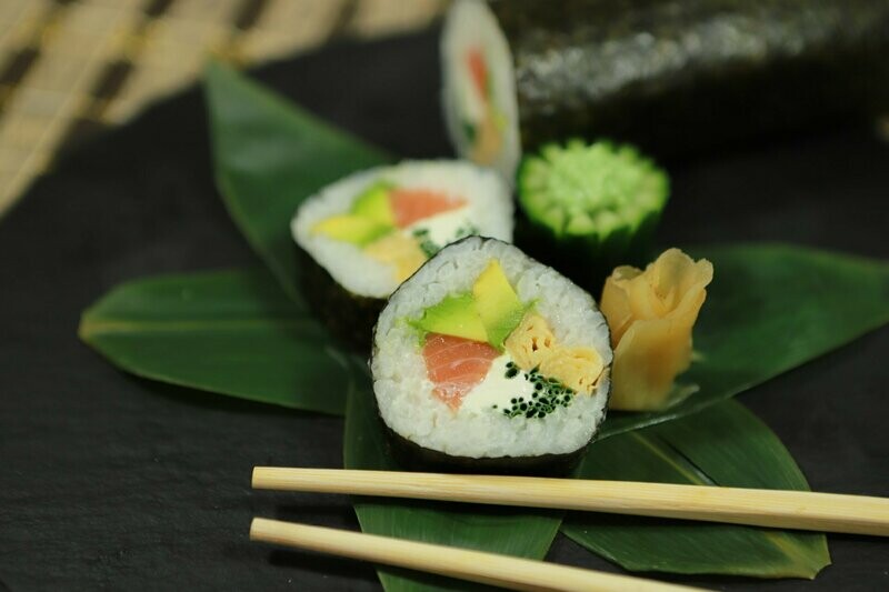 FUTOMAKI DE SALMÓN (8 PIEZAS)