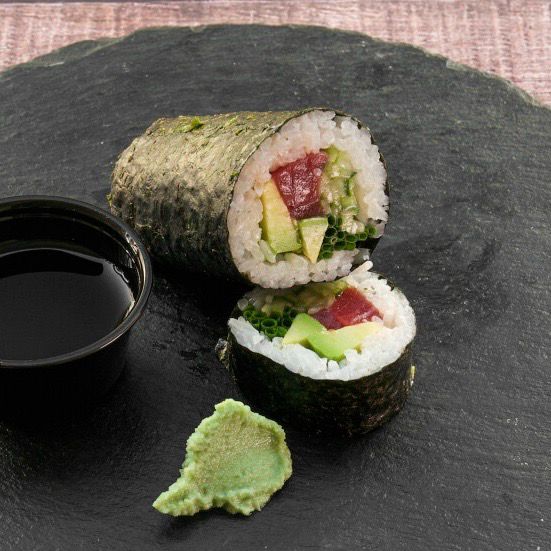 FUTOMAKI DE ATÚN (8 PIEZAS)