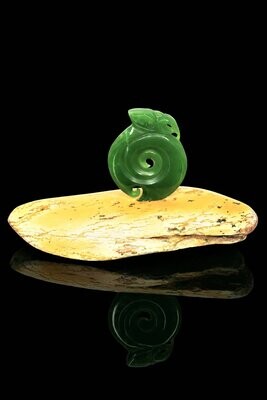 Moko Pounamu Greenstone Manaia NZ Genuine Inanga stone - Maraeweka