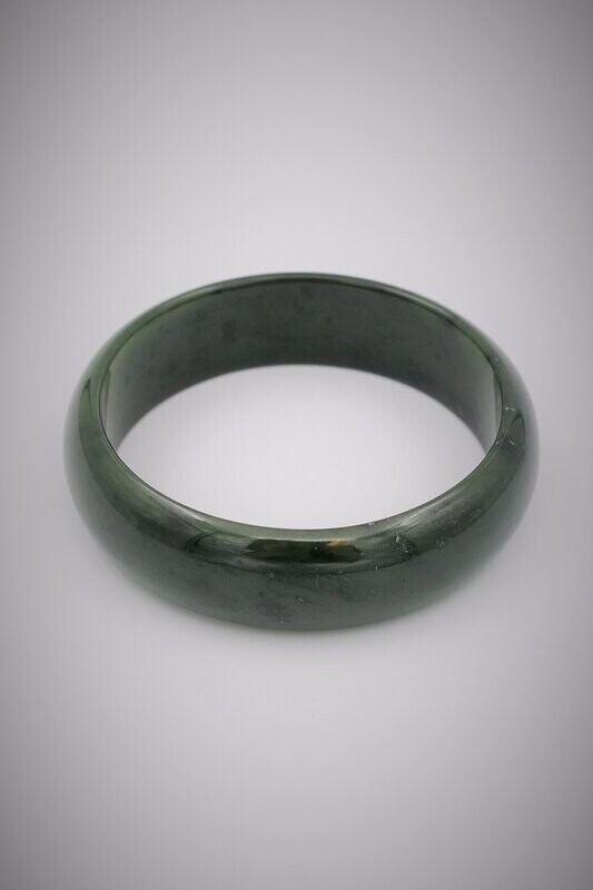 Moko Pounamu Solid Bangle NZ Genuine Kawakawa Greenstone - Takapau