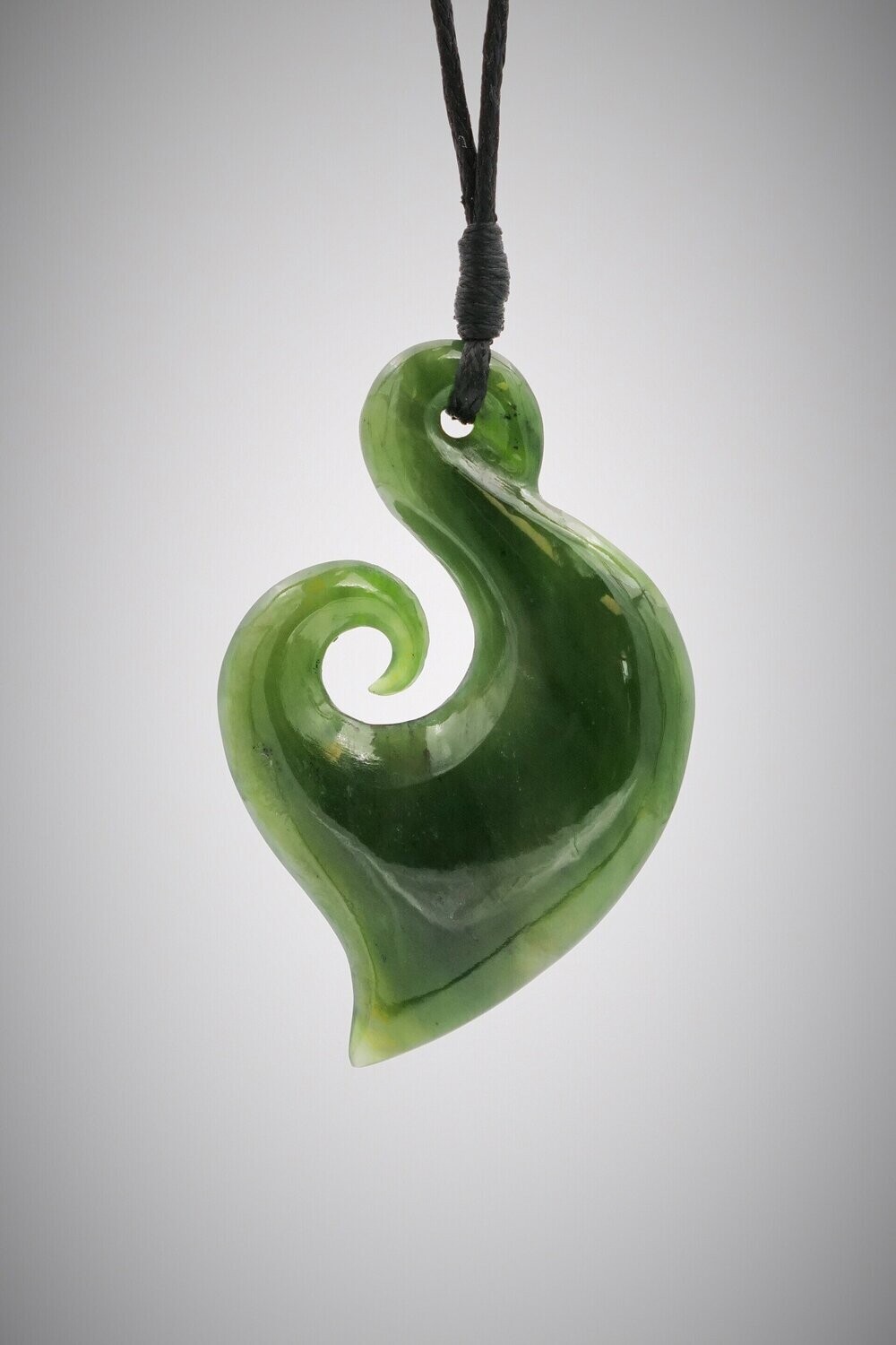 Moko Pounamu Contemporary Hook (hei Matau) Nz Genuine Kawakawa 