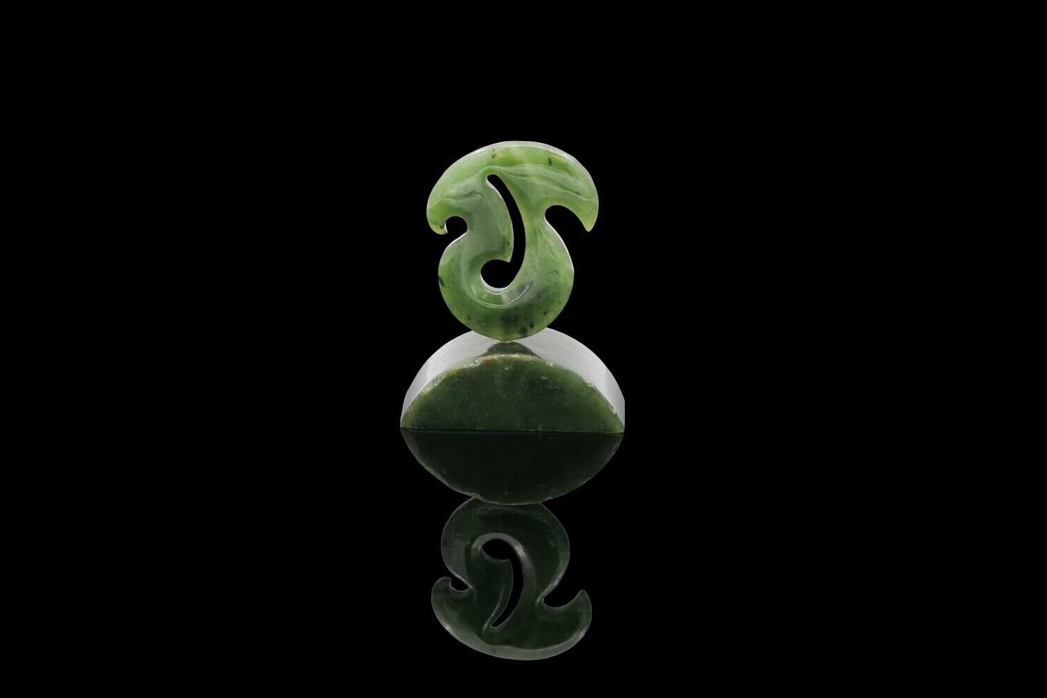 Moko Pounamu Stylised Matau Sculpture NZ Genuine Hapopo Greenstone 07078