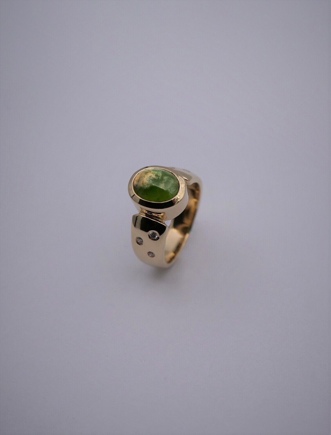 Gilt Jewellery Marsden Flower Pounamu, 9ct Gold and Diamond Ring
