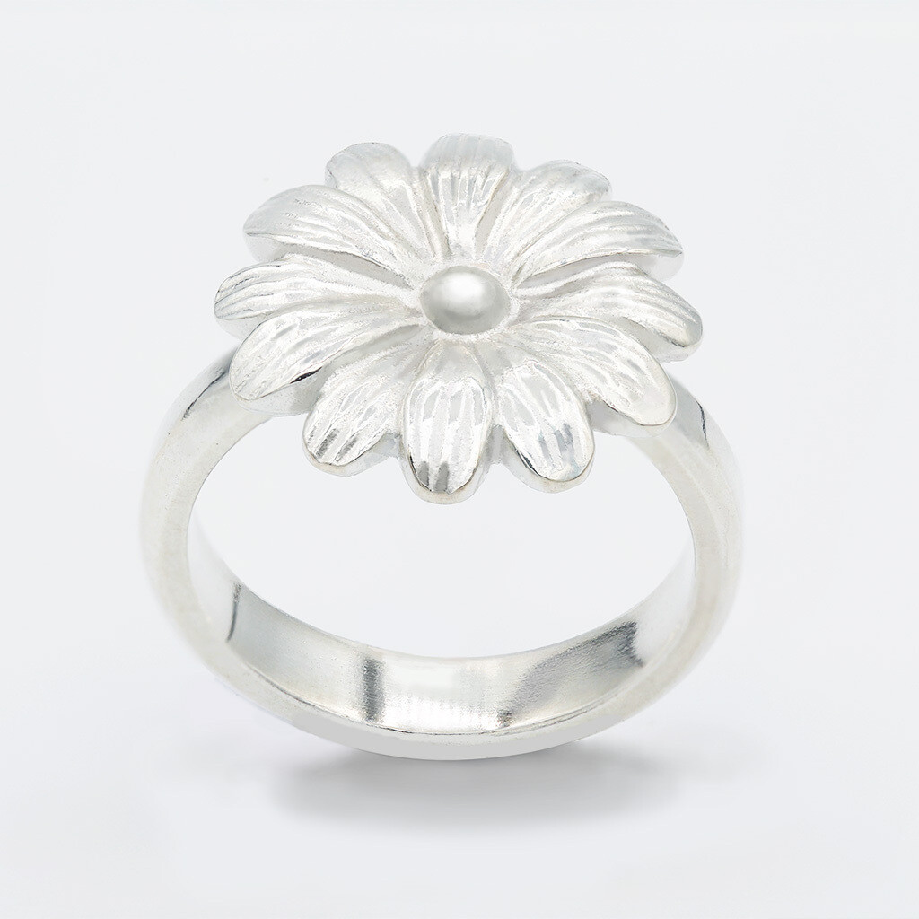 Winter in July Sterling Silver Large Daisy Ring Size Q - SALE