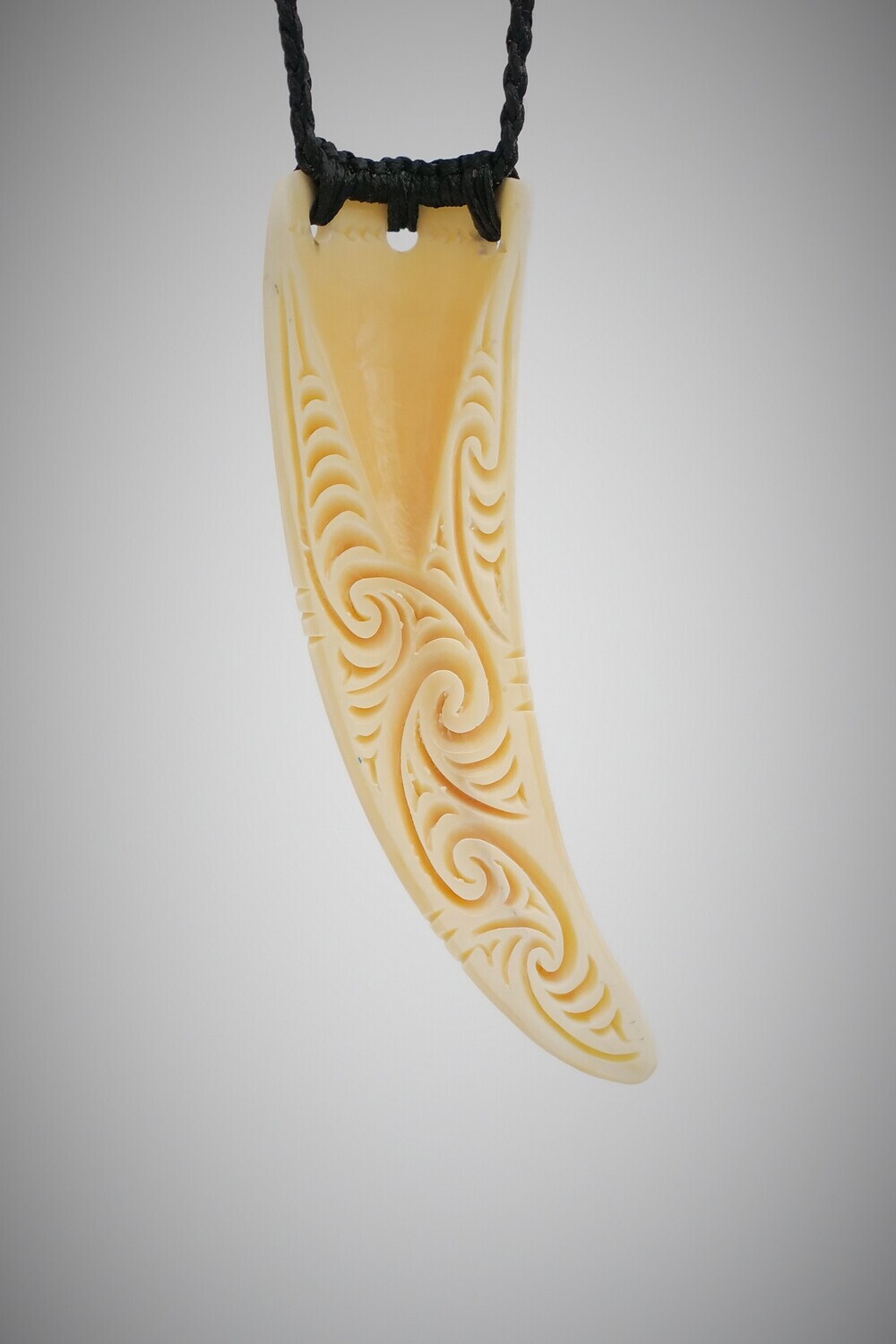Moko Pounamu, Whale Tooth Carving Rei Puta (Eye Tooth)