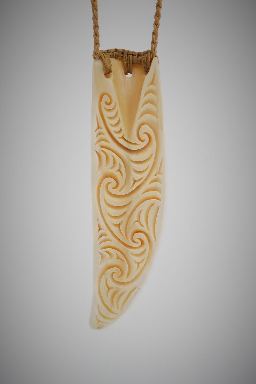 Moko Pounamu Whale Tooth Carving Rei Puta (Eye Tooth)