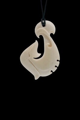 Moko Pounamu, Hei Matau (Hook) Bone Carving - Mangatini