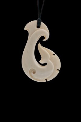 Moko Pounamu, Hei Matau (Hook) Bone Carving - kaituna