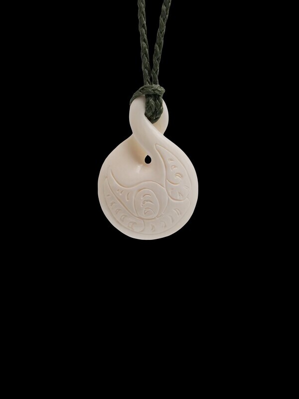 Moko Pounamu Pikorua (Twist) Bone Carving 09720