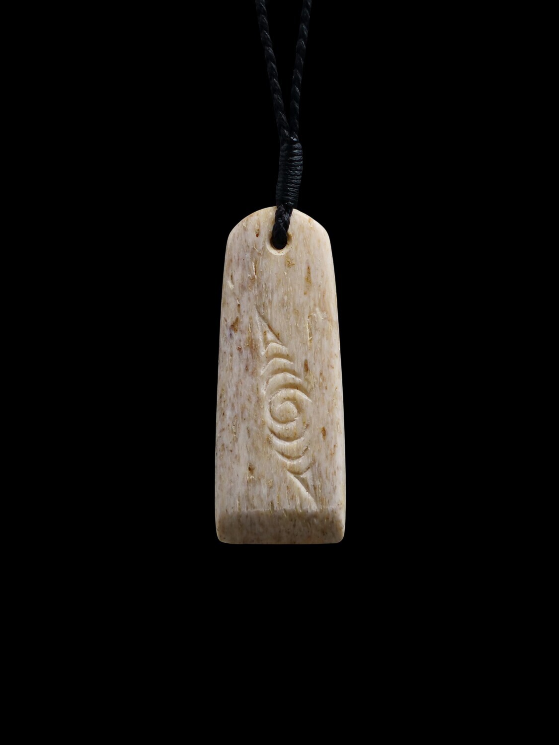 Moko Pounamu,  Whale Bone Carving Toki - Tiroroa