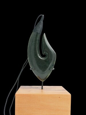 Moko Pounamu Matau (hook) Sculpture NZ Genuine Tangiwai Greenstone - Kotuku