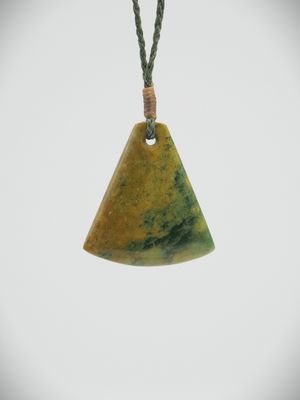Moko Pounamu Kuru drop NZ Genuine Raukaraka Greenstone - Waikaia