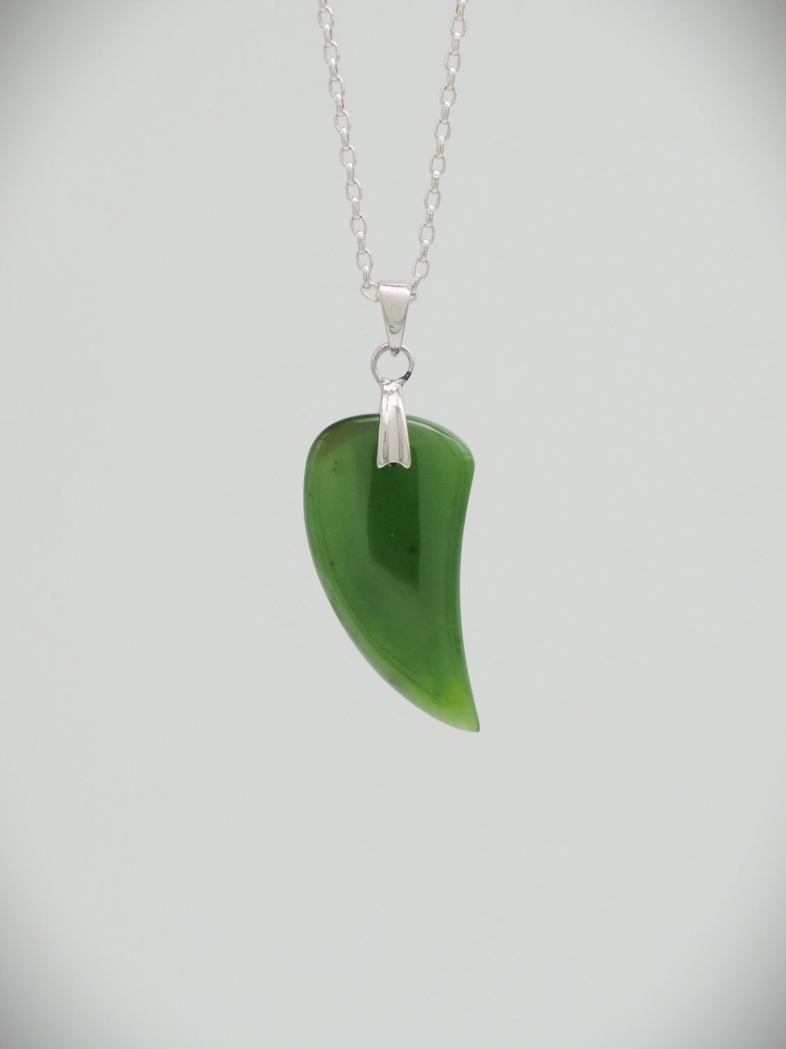 Moko Pounamu Rei Niho (Whales Tooth) NZ Genuine Kahurangi Greenstone & Sterling Silver Pendant 11511
