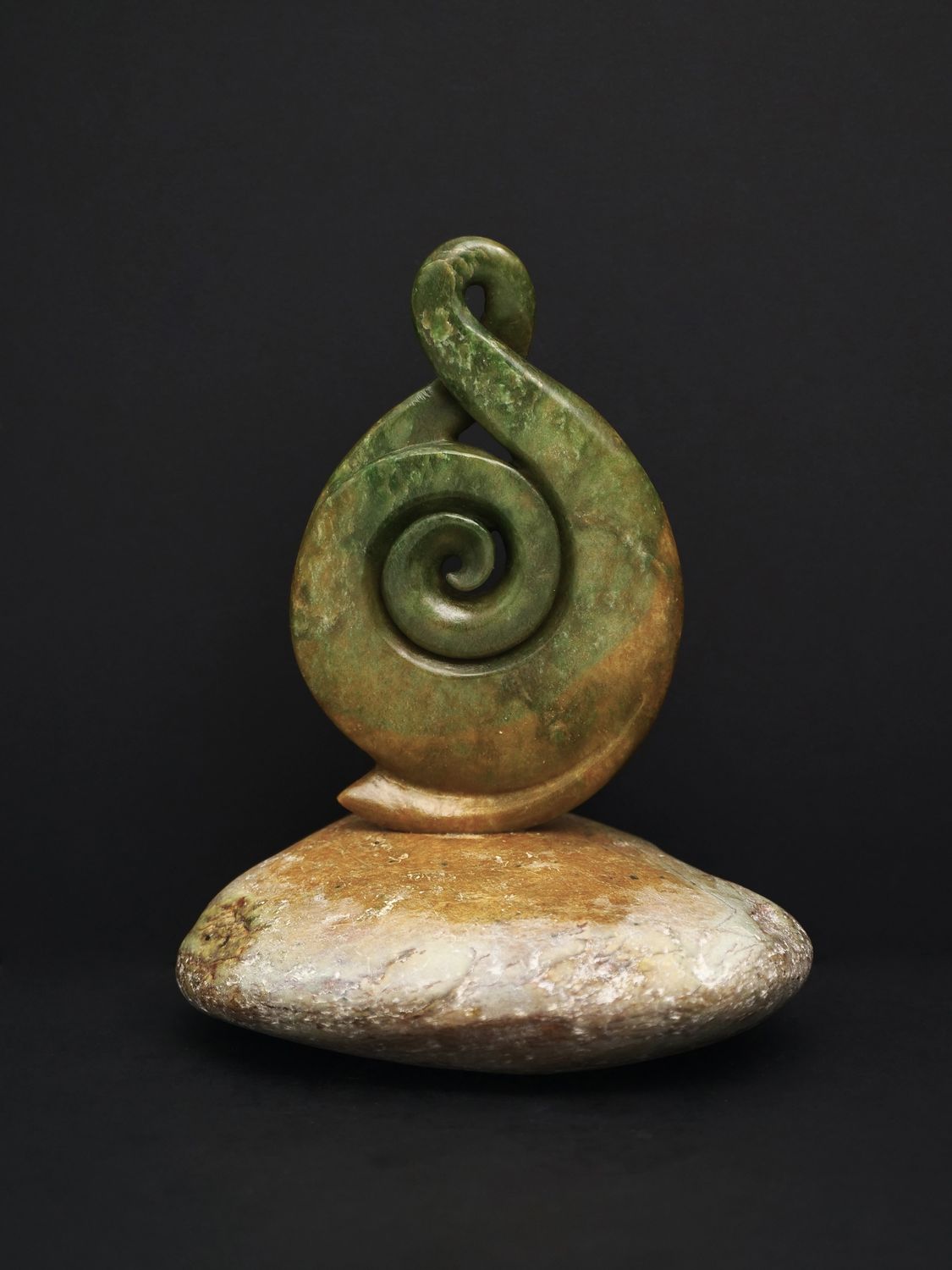Moko Pounamu Pikorua (Twist) Sculpture NZ Genuine Raukaraka & Kokopu Greenstone - Otahuti