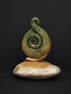 Moko Pounamu Pikorua (Twist) Sculpture NZ Genuine Raukaraka & Kokopu Greenstone - Otahuti