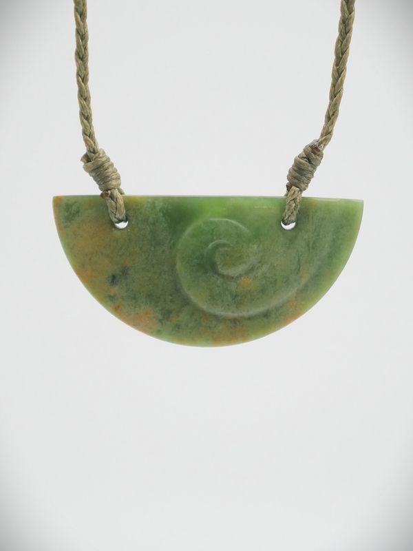 Moko Pounamu Kouma (Breastplate) NZ Genuine Kahurangi Putiputi Flower Greenstone - Taitoko