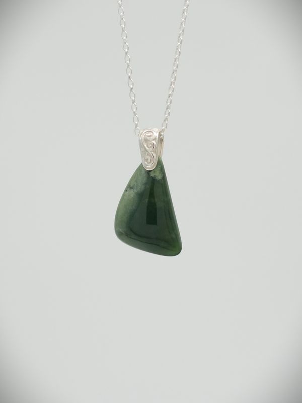 Moko Pounamu Roimata (Teardrop) NZ Genuine Kawakawa Flower Greenstone & Sterling Silver - Puna