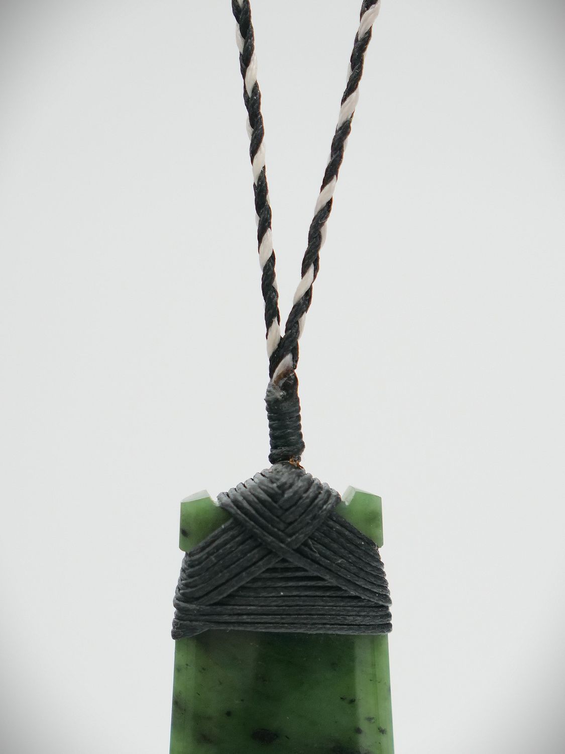 ALL BLACKS Moko POUNAMU ネックレス　ポウナム　翡翠 ALL BLACKS Moko POUNAMU ネックレス ポウナム 翡翠 - メルカリ