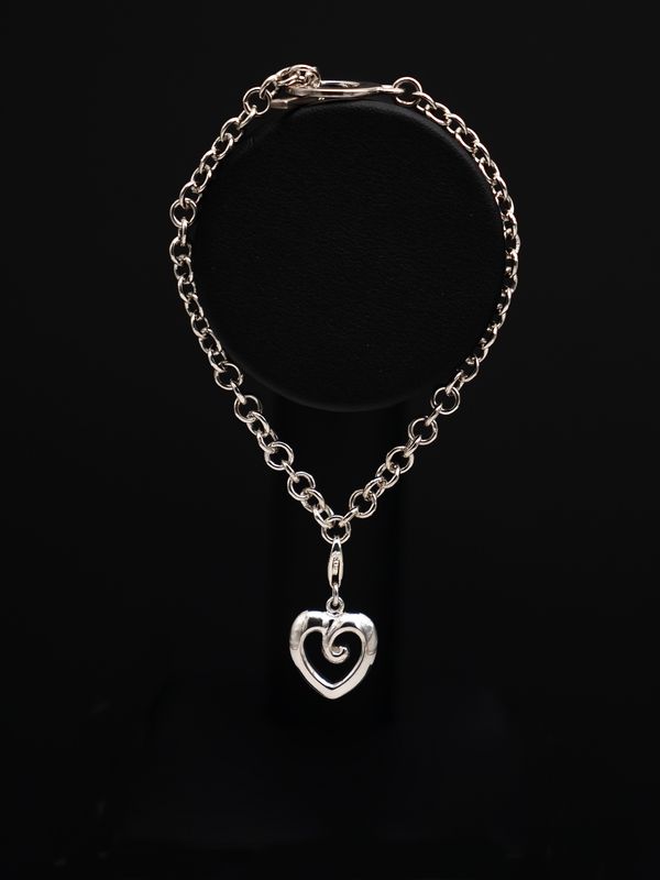 Moko Pounamu Sterling Silver Fob Bracelet with Heart Charm Moko Pounamu Sterling Silver Fob Bracelet with Heart Charm