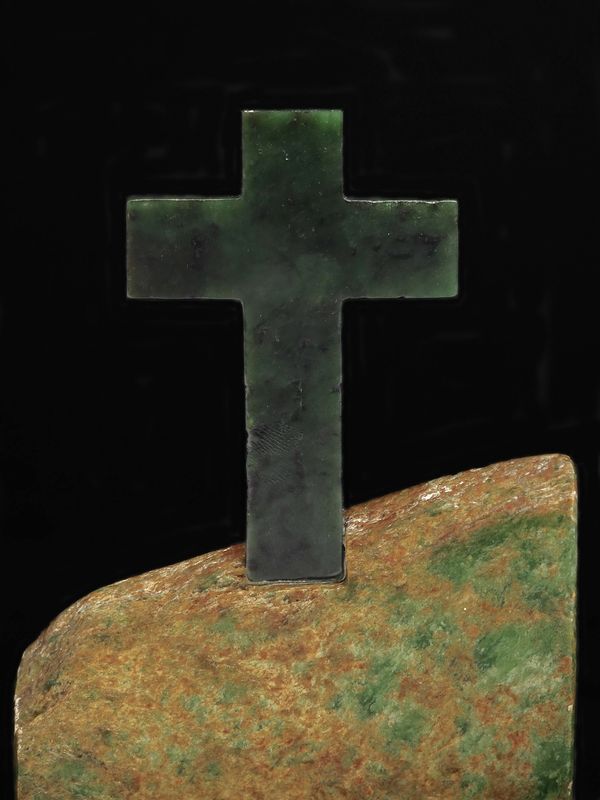 Moko Pounamu Ripeka (Cross) Sculpture NZ Genuine Kawakawa & Marsden Flower Greenstone - Otoromiro
