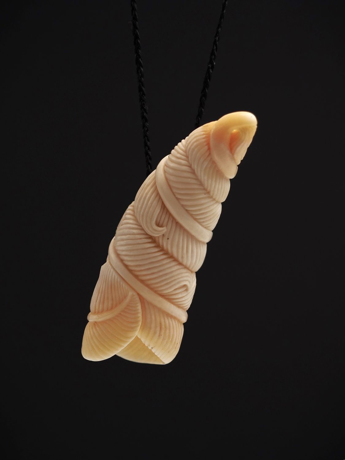Moko Pounamu Whale Tooth Rei Puta (Whale Tooth) - Kaiapoi