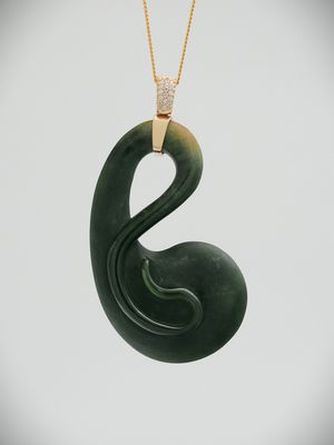 Moko Pounamu Pikorua NZ Genuine Marsden Flower Greenstone & 9ct Gold & Diamonds