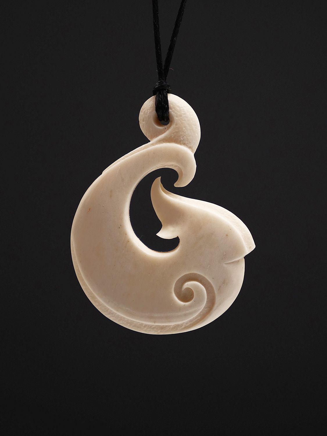 Moko Pounamu,  Hei Matau (Hook) Bone Carving - Puketoi