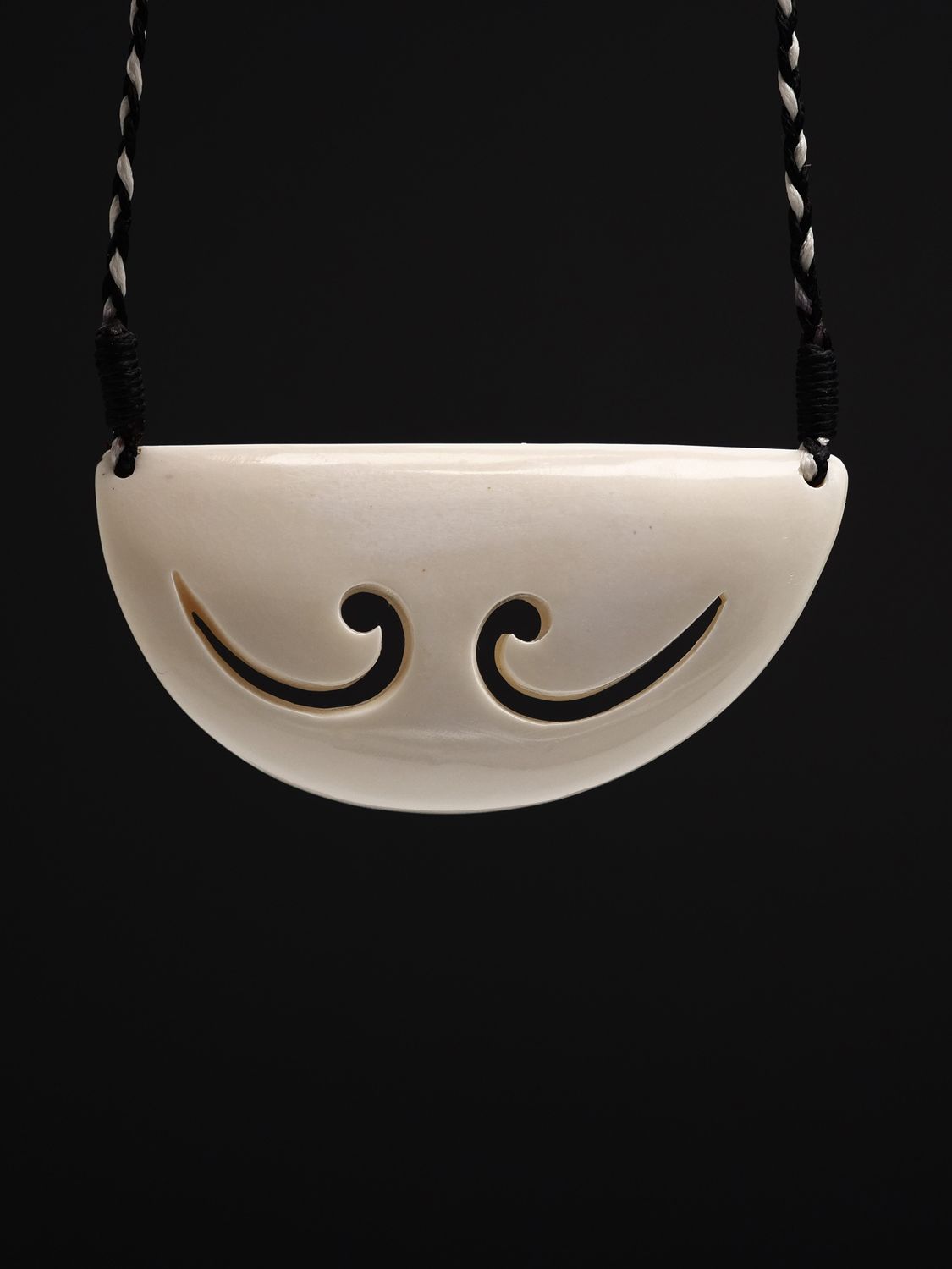 Moko Pounamu Black Ferns  Breastplate Bone Carving AB35