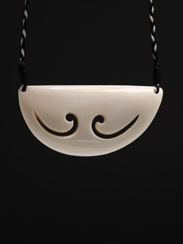 Moko Pounamu Black Ferns  Breastplate Bone Carving AB35