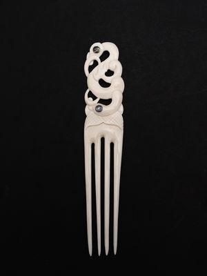 Moko Pounamu Bone Carving Manaia Heru (Comb)