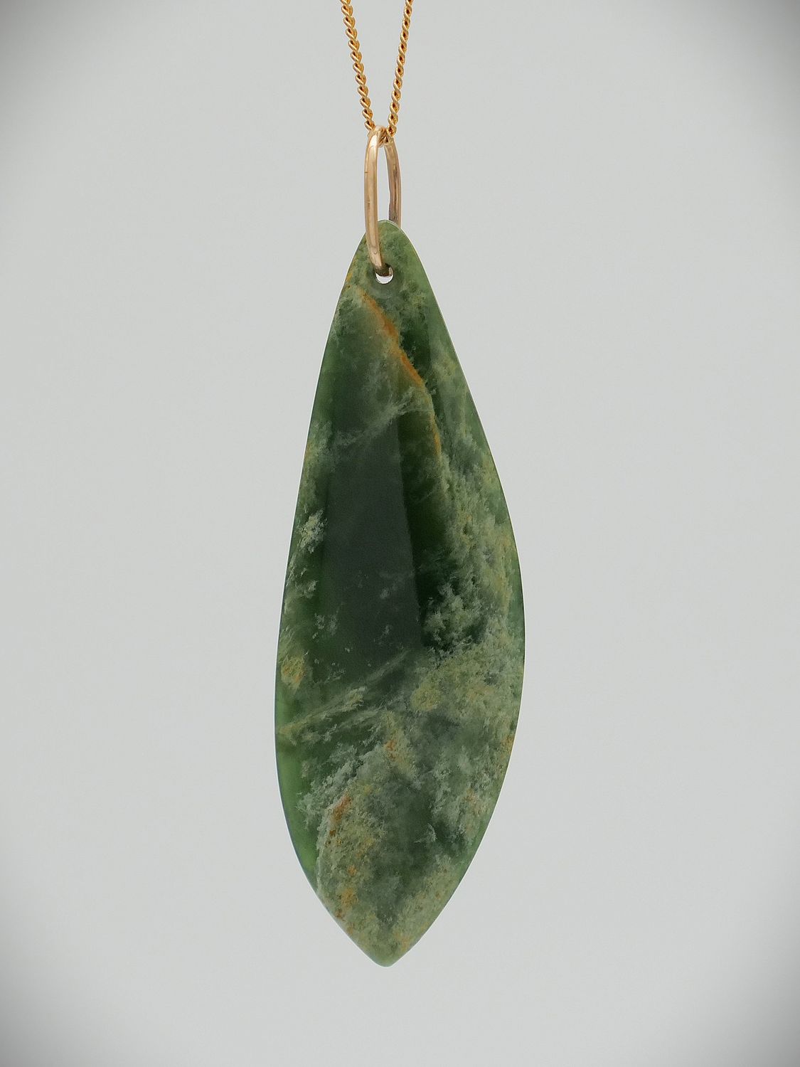 Moko Pounamu Roimata (Teardrop) NZ Genuine Kahurangi Flower Greenstone & 9ct Gold - Te Waihora