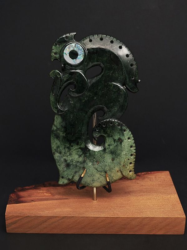 Moko Pounamu Manaia Sculpture NZ Genuine Kawakawa Flower Greenstone - Rakahuri