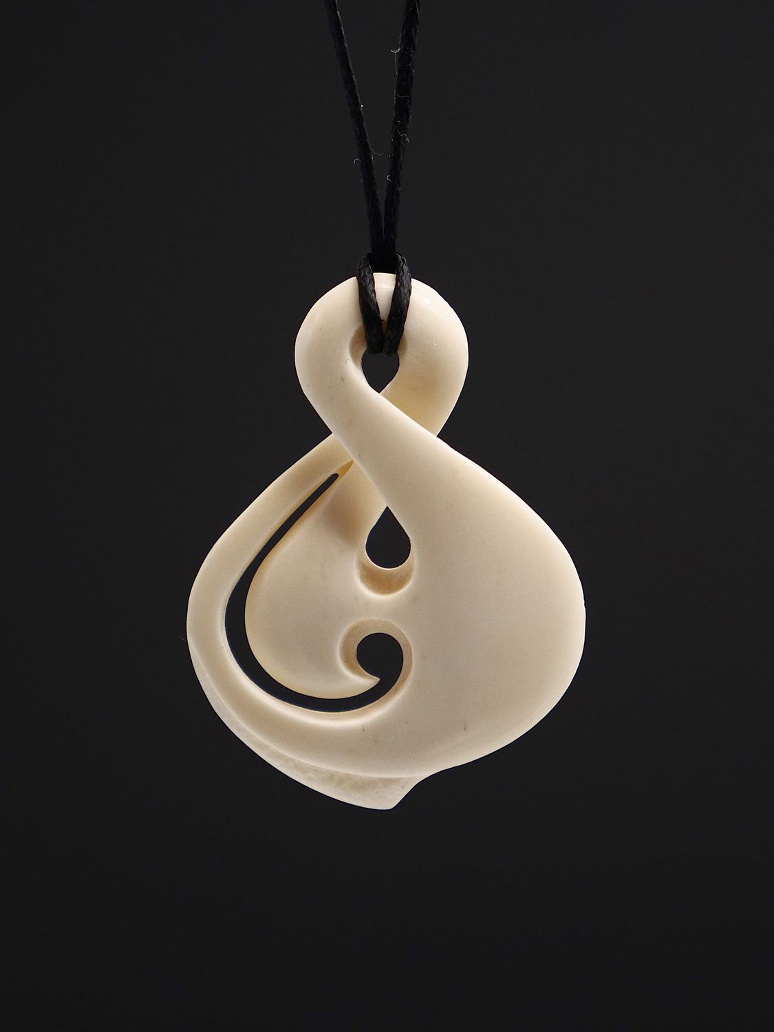 Moko Pounamu Pikorua (Twist) Bone Carving - Whio