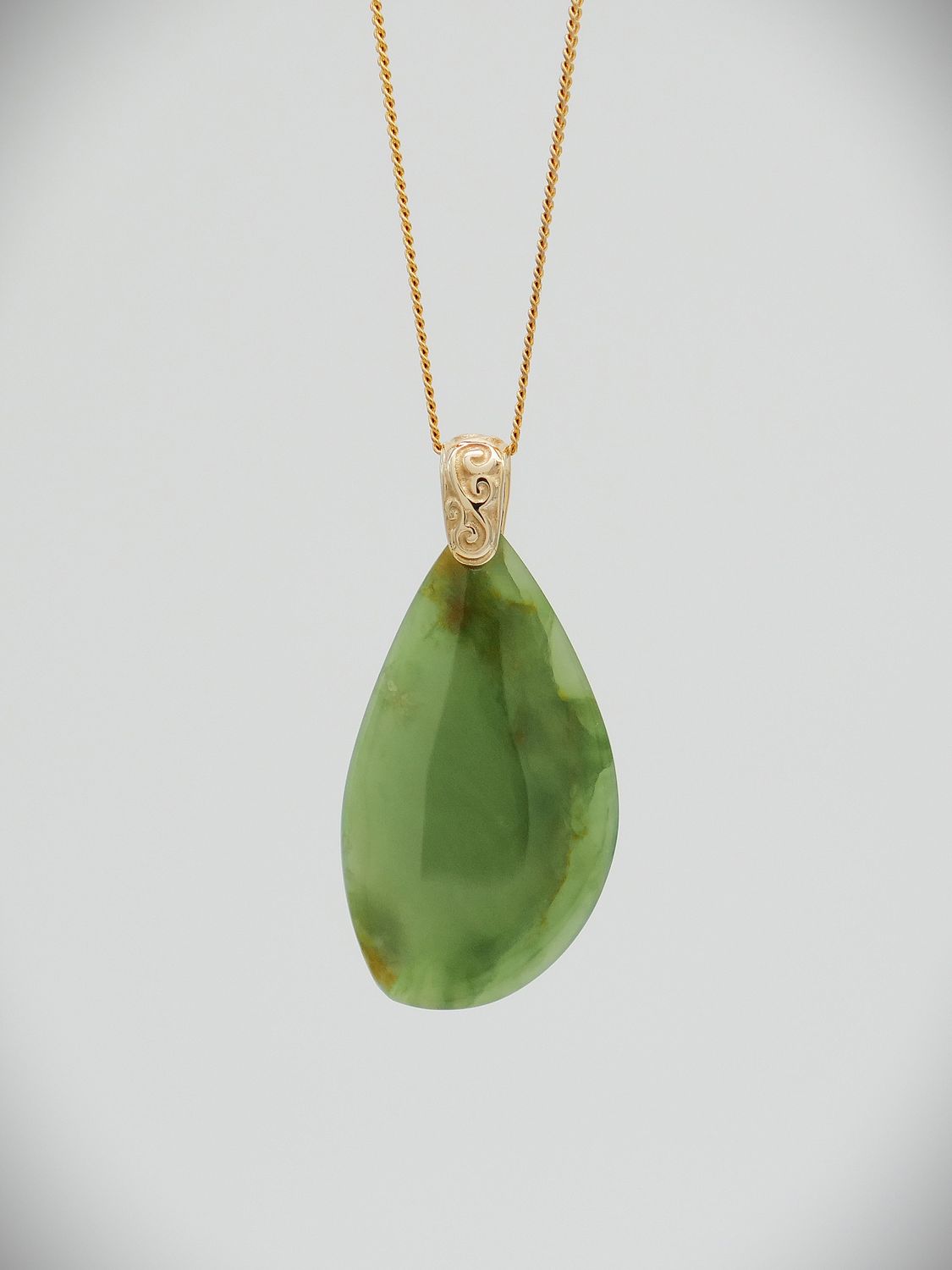 Moko Pounamu Roimata (Teardrop) NZ Genuine Kahurangi Flower Greenstone & 9ct Gold - Wakamarina