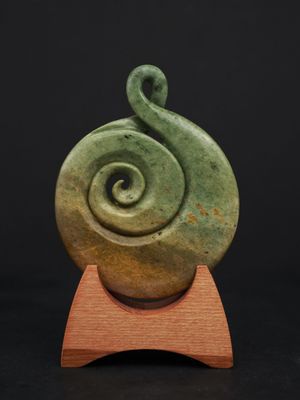 Moko Pounamu Pikorua (Twist) Sculpture NZ Genuine Kokopu Greenstone - Omaru