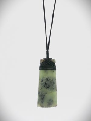 Moko Pounamu Toki NZ Genuine Inanga Greenstone - Topuni