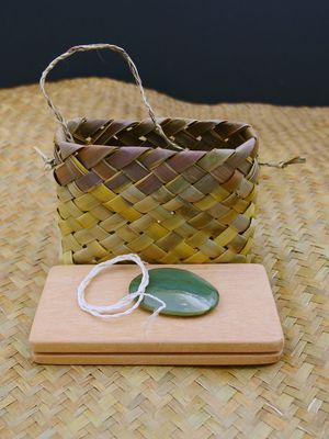 Moko Pounamu Pito Cutter Set - NZ Genuine Inanga Greenstone
