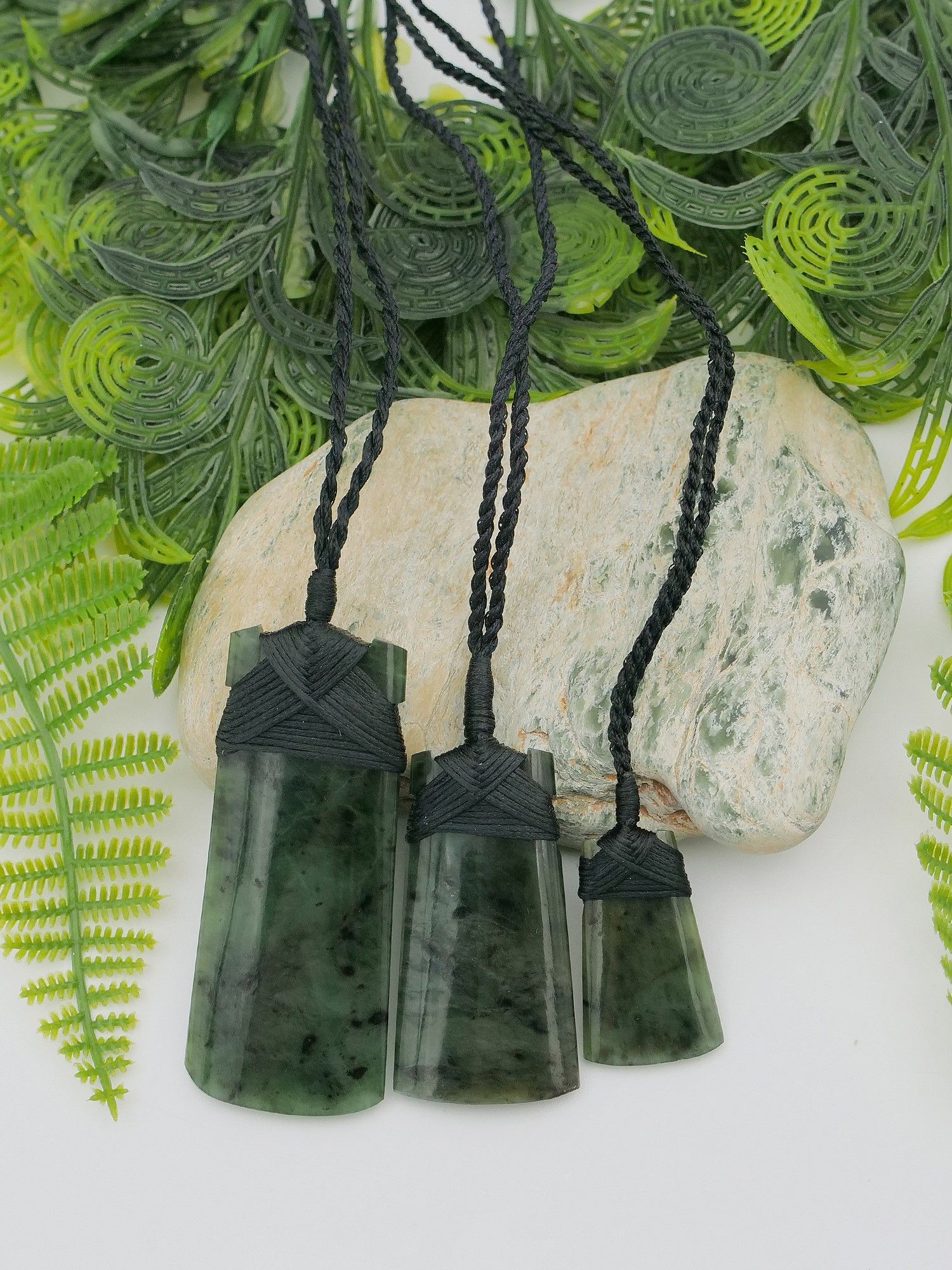 Moko Pounamu Toki NZ Genuine Kawakawa Greenstone - Whanau