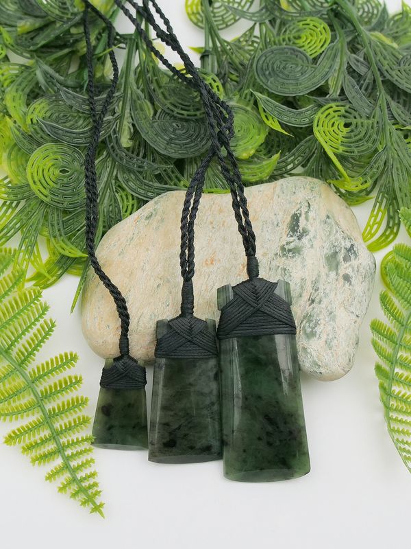 Moko Pounamu Toki NZ Genuine Kawakawa Greenstone - Whanau