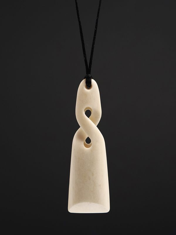 Moko Pounamu,  Toki Pikorua Bone Carving - Waihinahina