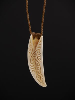 Moko Pounamu Whale Tooth Rei Puta (Eye Tooth) - Rukuhia
