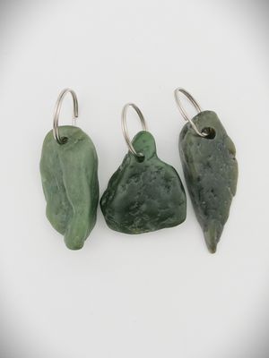 Moko Pounamu NZ Genuine Greenstone Tumbled Key Ring - Large