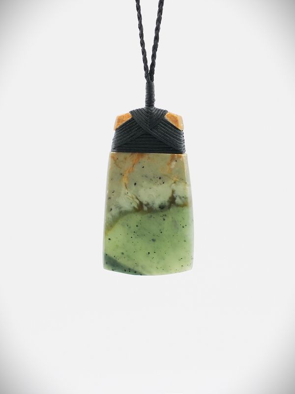Moko Pounamu Toki NZ Genuine Kawakawa Flower Greenstone - Kuripuni