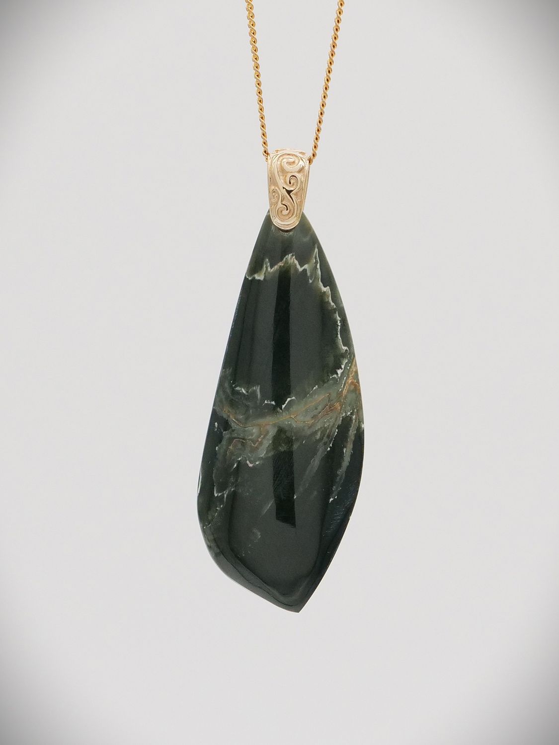 Moko Pounamu Gilt Jewellery Roimata (Teardrop) NZ Genuine Kawakawa Greenstone & 9ct Gold - Pukenui