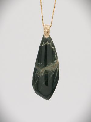 Moko Pounamu Gilt Jewellery Roimata (Teardrop) NZ Genuine Kawakawa Greenstone & 9ct Gold - Pukenui
