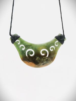 Moko Pounamu Kouma (Breastplate) NZ Genuine Kahotea Flower Greenstone - Waimiro