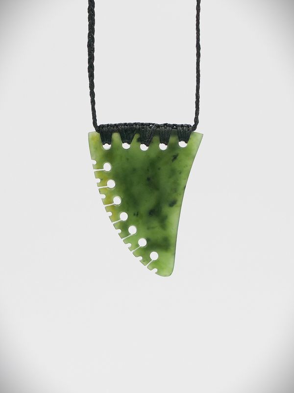 Moko Pounamu Notched Rei Niho (Tooth) NZ Genuine Kawakawa Greenstone - Oueroa