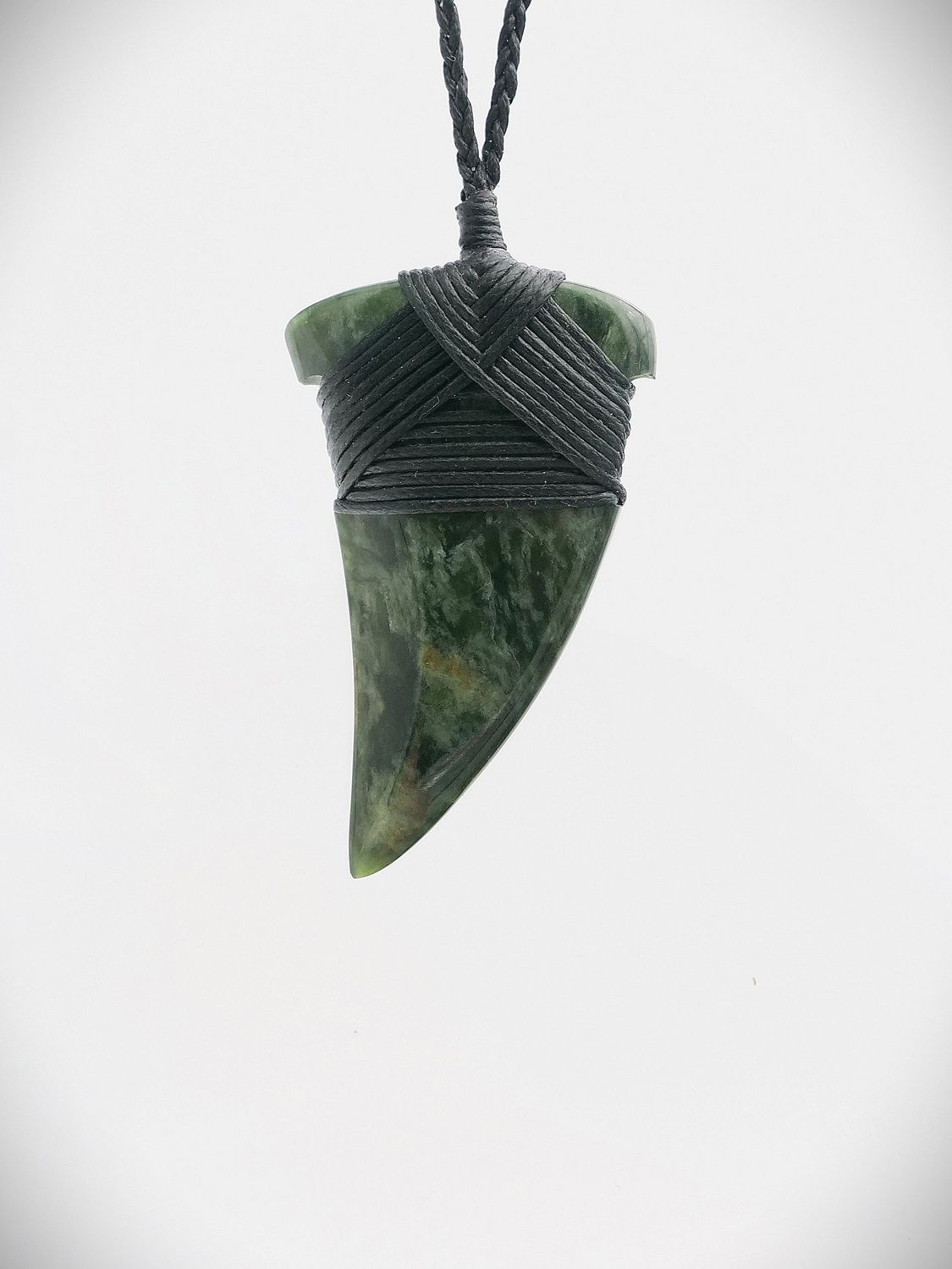 Moko Pounamu Rei Niho (Tooth) NZ Genuine Kawakawa Flower Greenstone - Kairakau