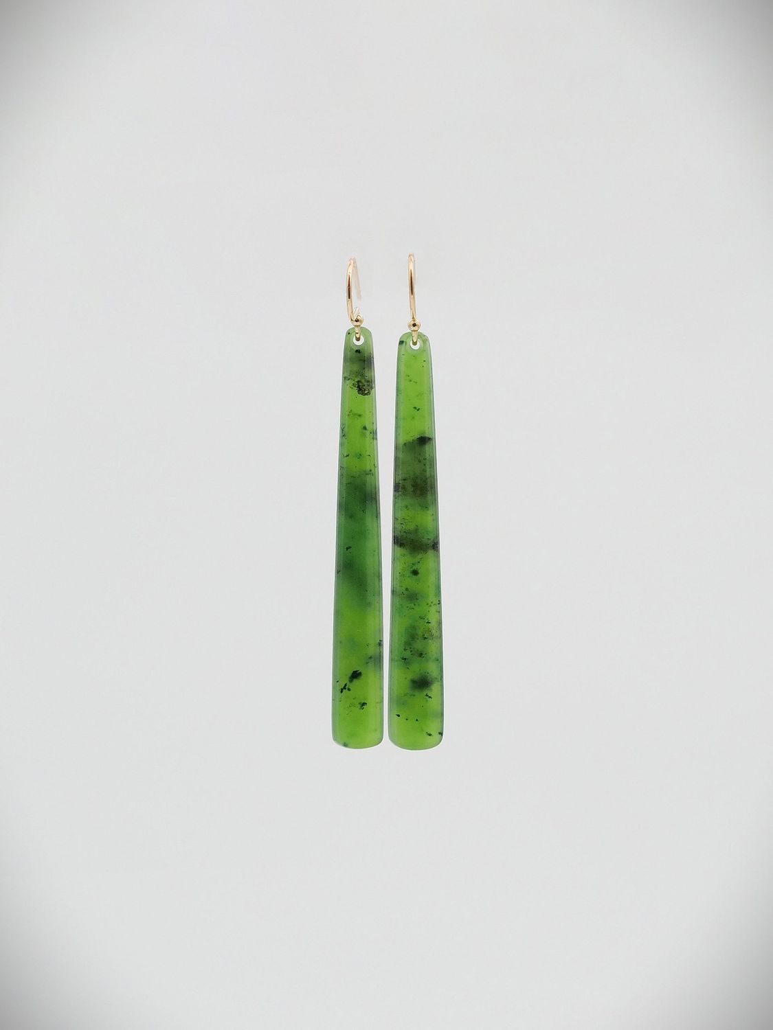 Moko Pounamu NZ Kahurangi Greenstone & 9ct Gold Earrings - Maraetotara