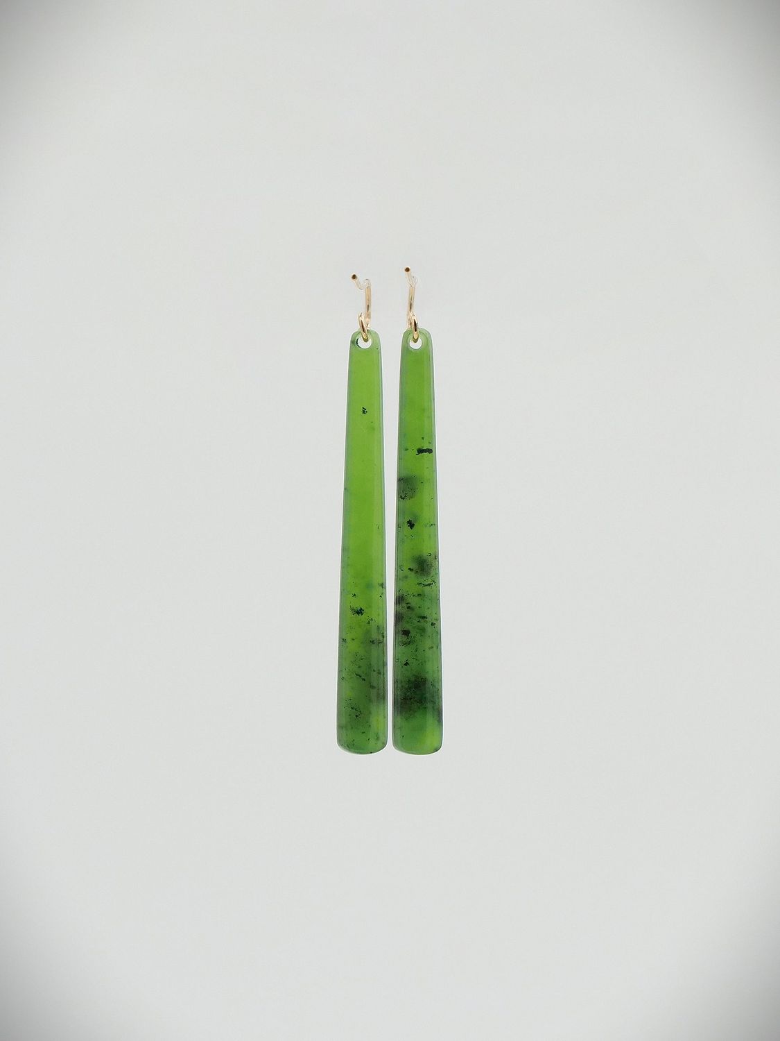 Moko Pounamu NZ Kahurangi Greenstone & 9ct Gold Earrings - Patangata